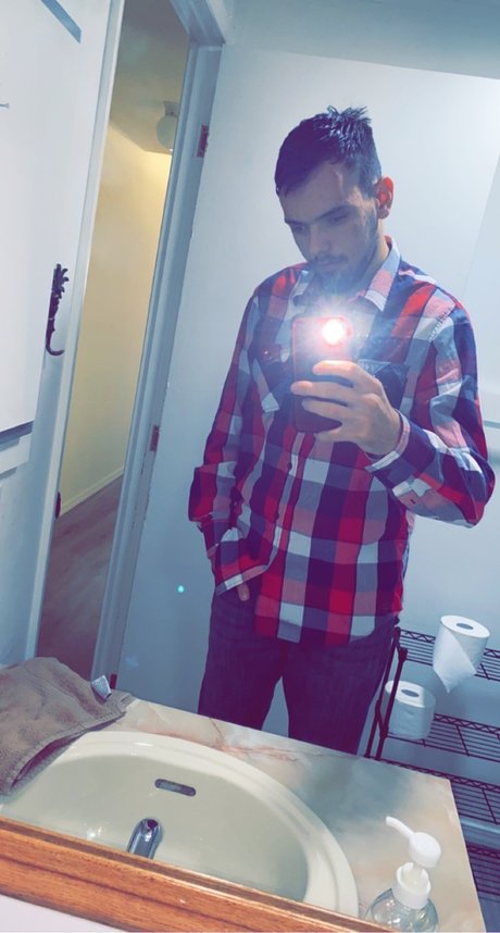Naken läckt OnlyFans-bild av Trevor Sharpe
