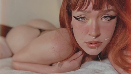 Naken läckt OnlyFans-bild av Mila Castle