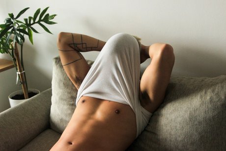 Обнаженная фотография утечки OnlyFans от Jong Master 