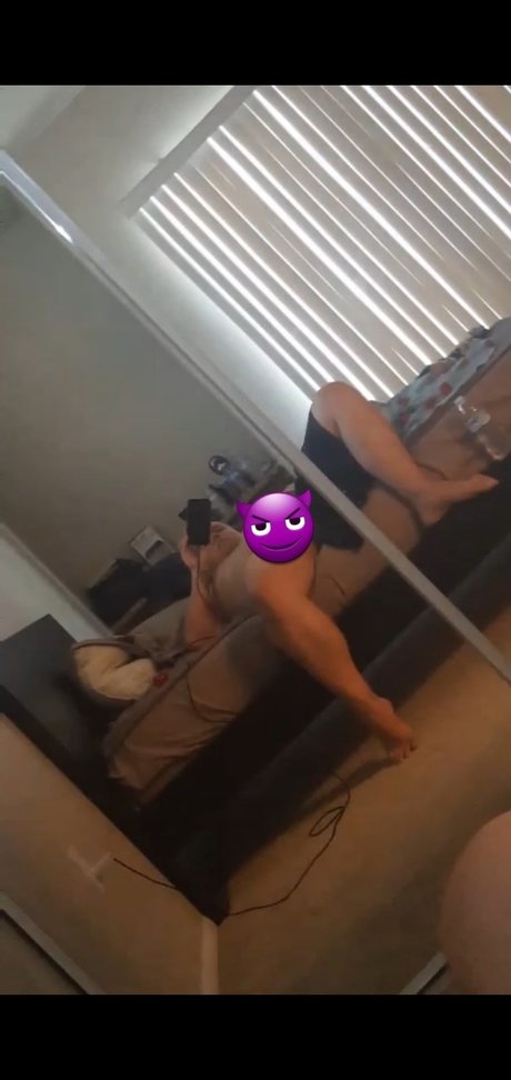 Naken läckt OnlyFans-bild av Sd14z