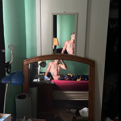 Naken läckt OnlyFans-bild av Jason