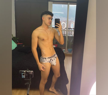 Naken läckt OnlyFans-bild av Itsdiyoroficial