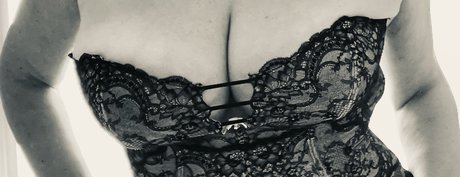 Naken läckt OnlyFans-bild av Mistress Jasmin