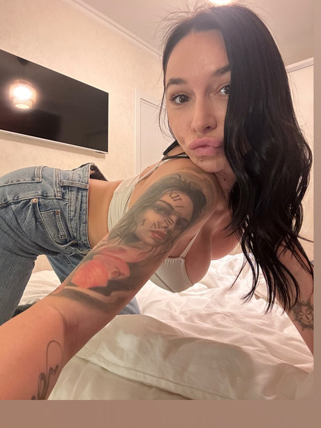 Naken läckt OnlyFans-bild av Beatrice