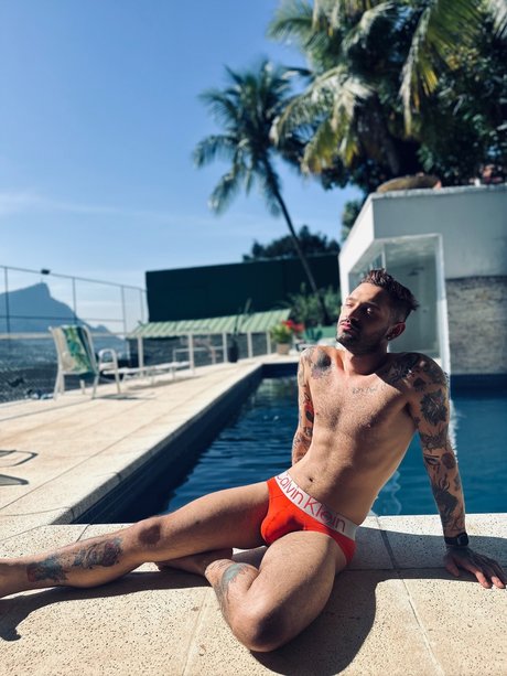 Alaston vuotanut OnlyFans-kuva Igor Lucios