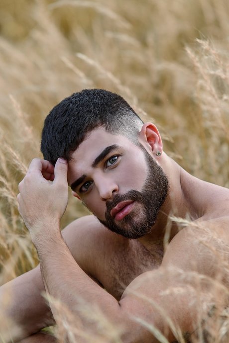 Naken läckt OnlyFans-bild av Karlitos Amarilla