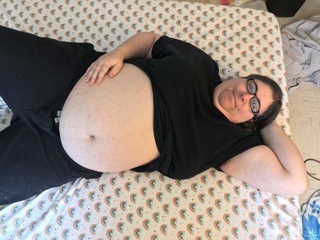 Naken läckt OnlyFans-bild av Kara