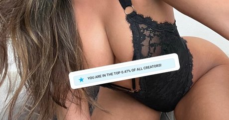 Naken läckt OnlyFans-bild av  Hollyannaeree