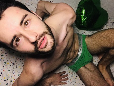 Naken läckt OnlyFans-bild av Monsieur Grey