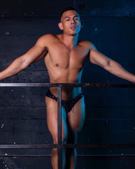 Naakte gelekte OnlyFans-foto van Dean