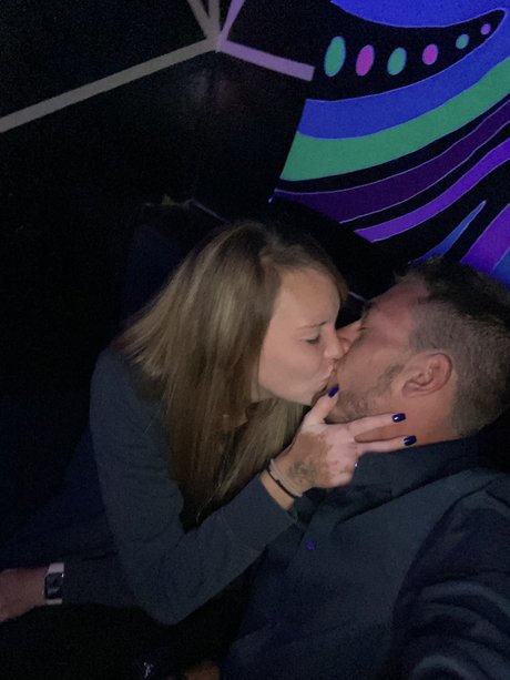 Naken läckt OnlyFans-bild av Mrromeomrsjulia