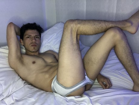 Naken läckt OnlyFans-bild av Moya