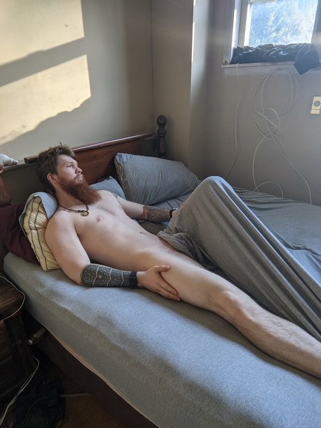 Naken läckt OnlyFans-bild av Brad