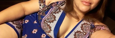 Naken läckt OnlyFans-bild av Fluffy Honey Tina
