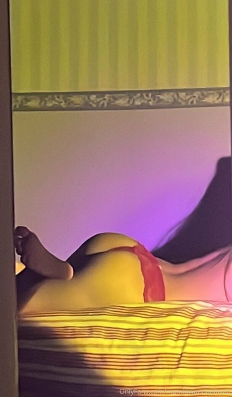 Naken läckt OnlyFans-bild av Muminwannaplayed