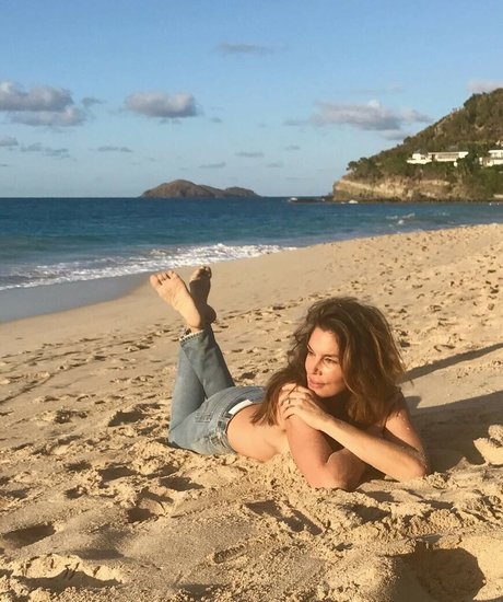 Naken lekkede OnlyFans-bilde av Cindy Crawford