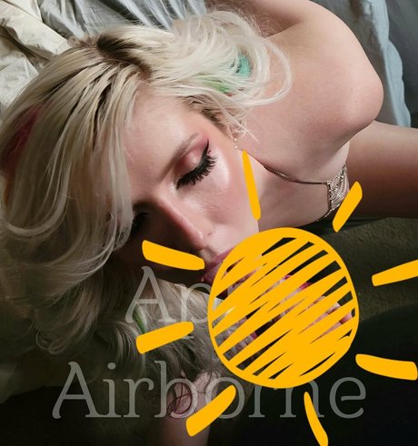 Nacktes geleaktes OnlyFans-Foto von Airbornesangels