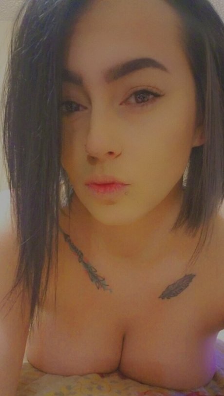 Alasti lekkinud OnlyFans-i pilt Kookiesnmilf