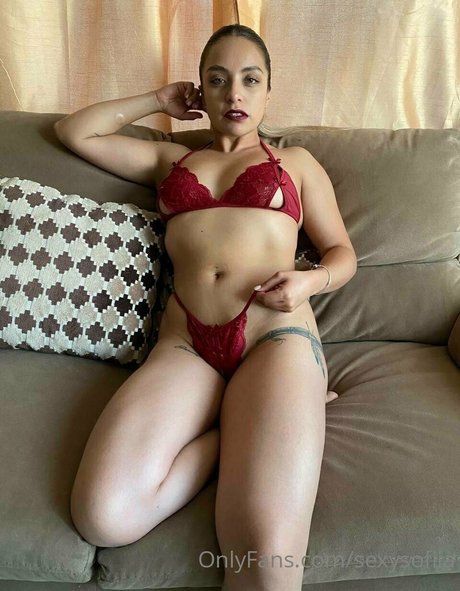 Naakte gelekte OnlyFans-foto van Sexysofiia