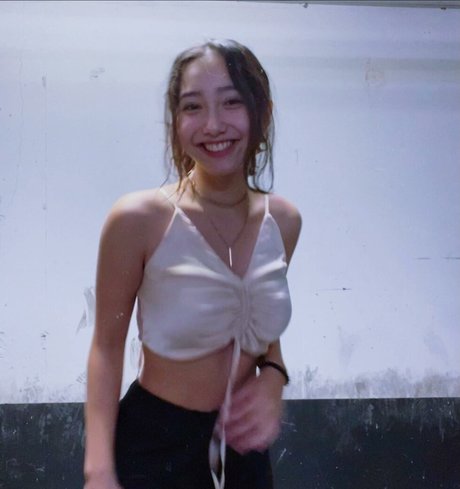 Naakte gelekte OnlyFans-foto van Sabrina Pezeshkian