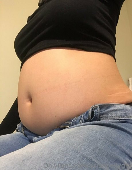 Asianbellygirl