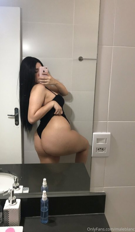 Ellaarievilo  nude leaked OnlyFans photo