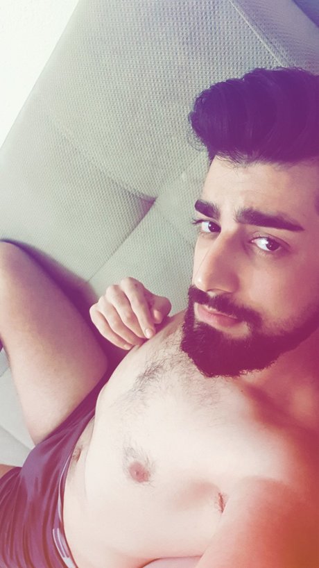 Naakte gelekte OnlyFans-foto van Esmerpasif