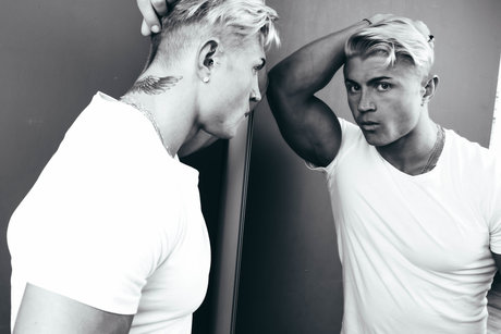 Nøgent lækket OnlyFans-billede af Genri Teivald