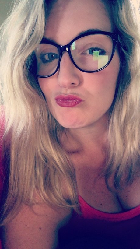 Photo nue de fuite OnlyFans de Curvycaligirlgonesouth