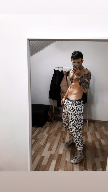 Foto nua vazada do OnlyFans de Damzej