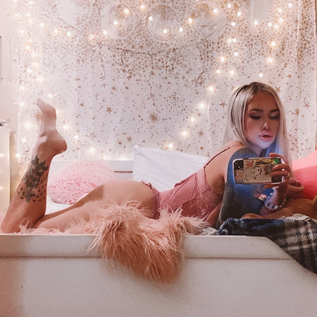 Foto nua vazada do OnlyFans de Sumr