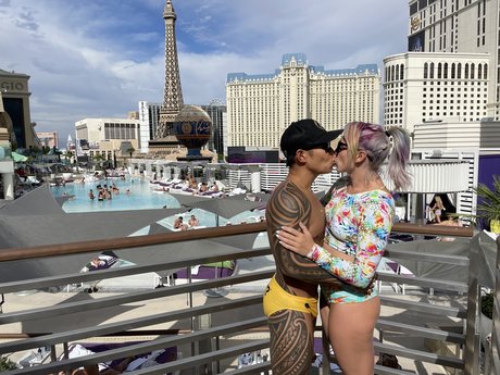 Naakte gelekte OnlyFans-foto van Christian And Cassie