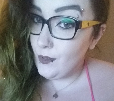 Naken läckt OnlyFans-bild av Huge Titty Queen  Corii Siren 4 Sale