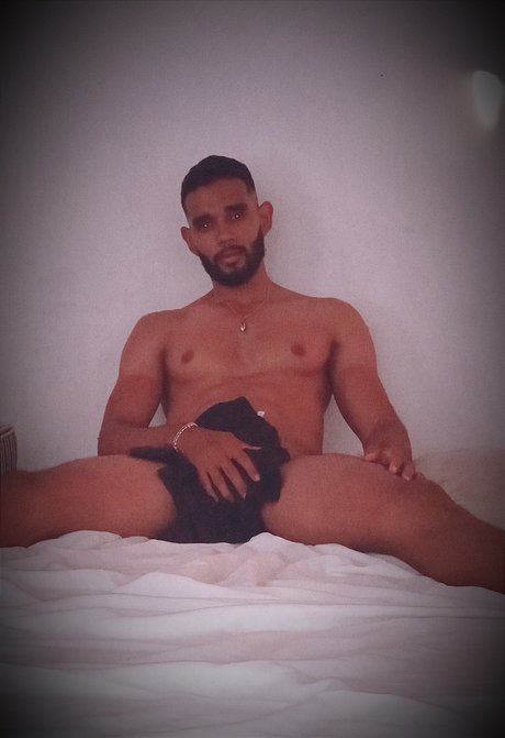Alaston vuotanut OnlyFans-kuva Davosex