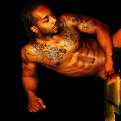Naken läckt OnlyFans-bild av Kingfantasy
