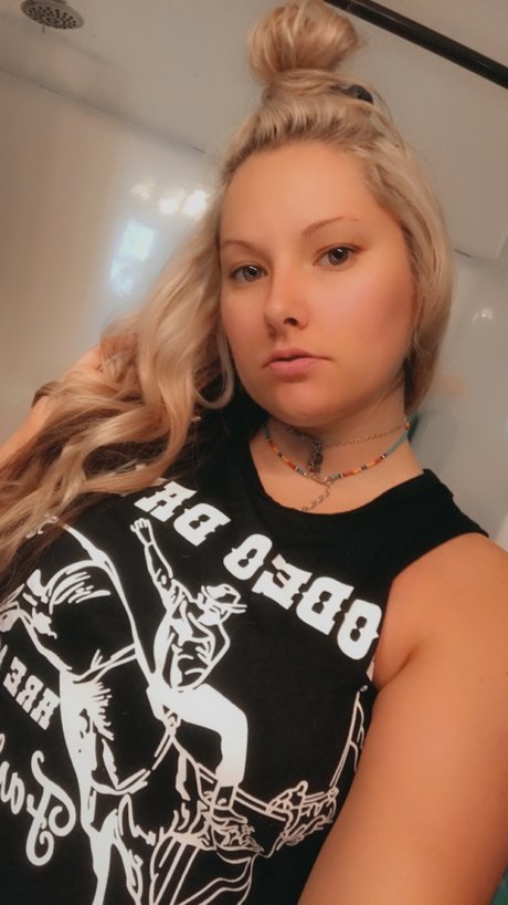 Naken läckt OnlyFans-bild av Sisi