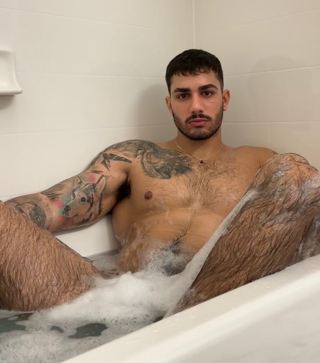 Naken läckt OnlyFans-bild av Angelo