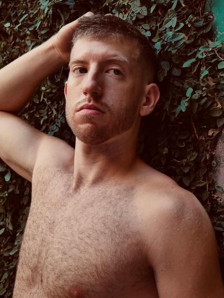 Alaston vuotanut OnlyFans-kuva Cal Furey