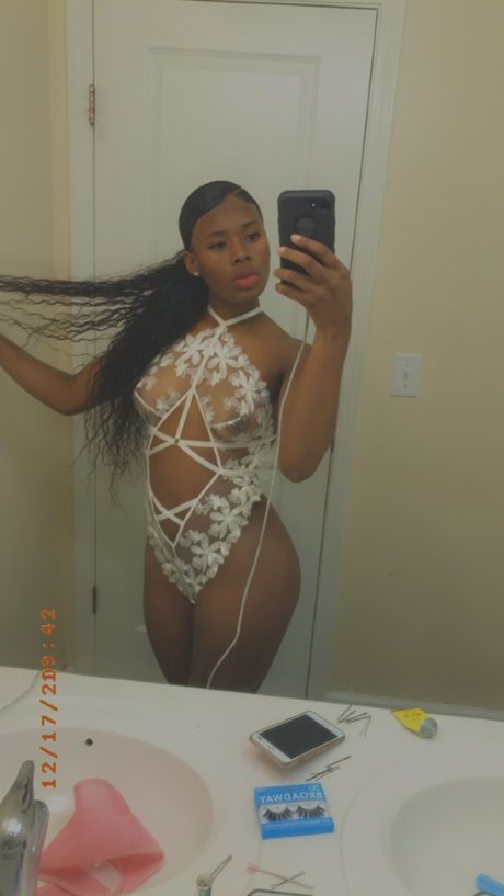 Naken läckt OnlyFans-bild av Brown Persuasion
