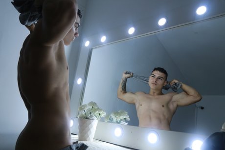 Naken läckt OnlyFans-bild av Nicky Johnson