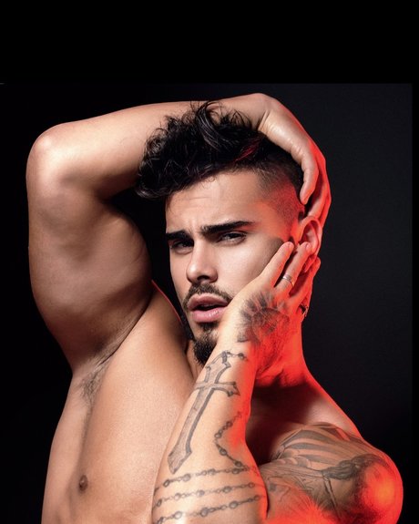 Naken läckt OnlyFans-bild av Alexis Descalzo Castro