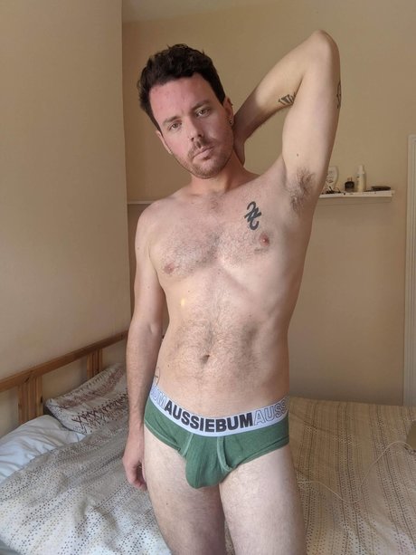Naken läckt OnlyFans-bild av Jb