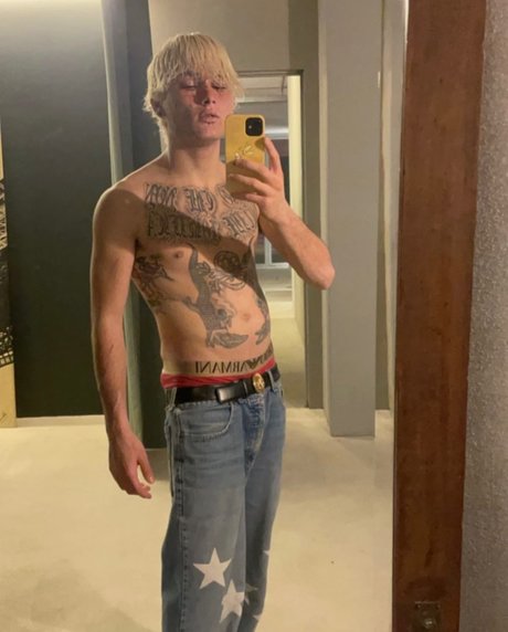 Alaston vuotanut OnlyFans-kuva Benny Banana 