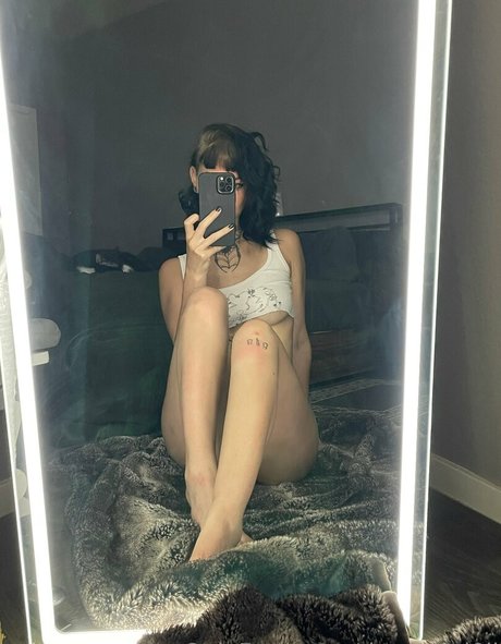 Alasti lekkinud OnlyFans-i pilt Demond0llfree