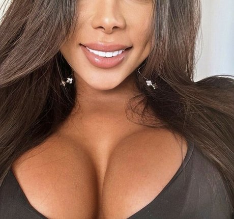 Naken läckt OnlyFans-bild av Aghata Ambrozio