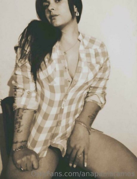 Naakte gelekte OnlyFans-foto van Uruguaias
