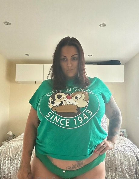 Terrijaneofficial