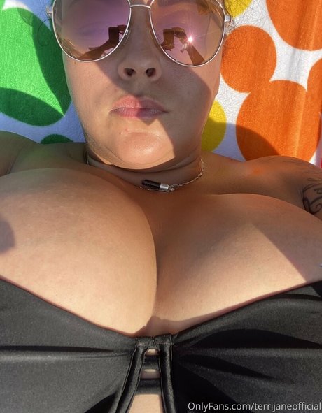 Terrijaneofficial