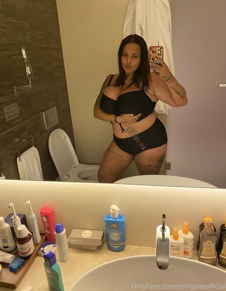 Terrijaneofficial