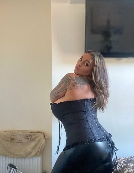 Terrijaneofficial